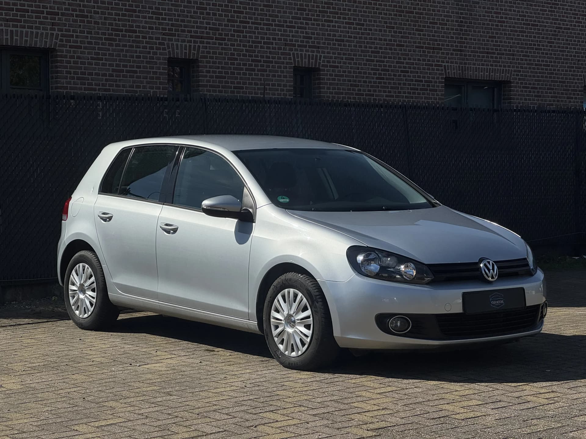 Volkswagen Golf VI Trendline Benzine tweedehands te koop bij YOUR MOTORS Sint-Niklaas — foto 2