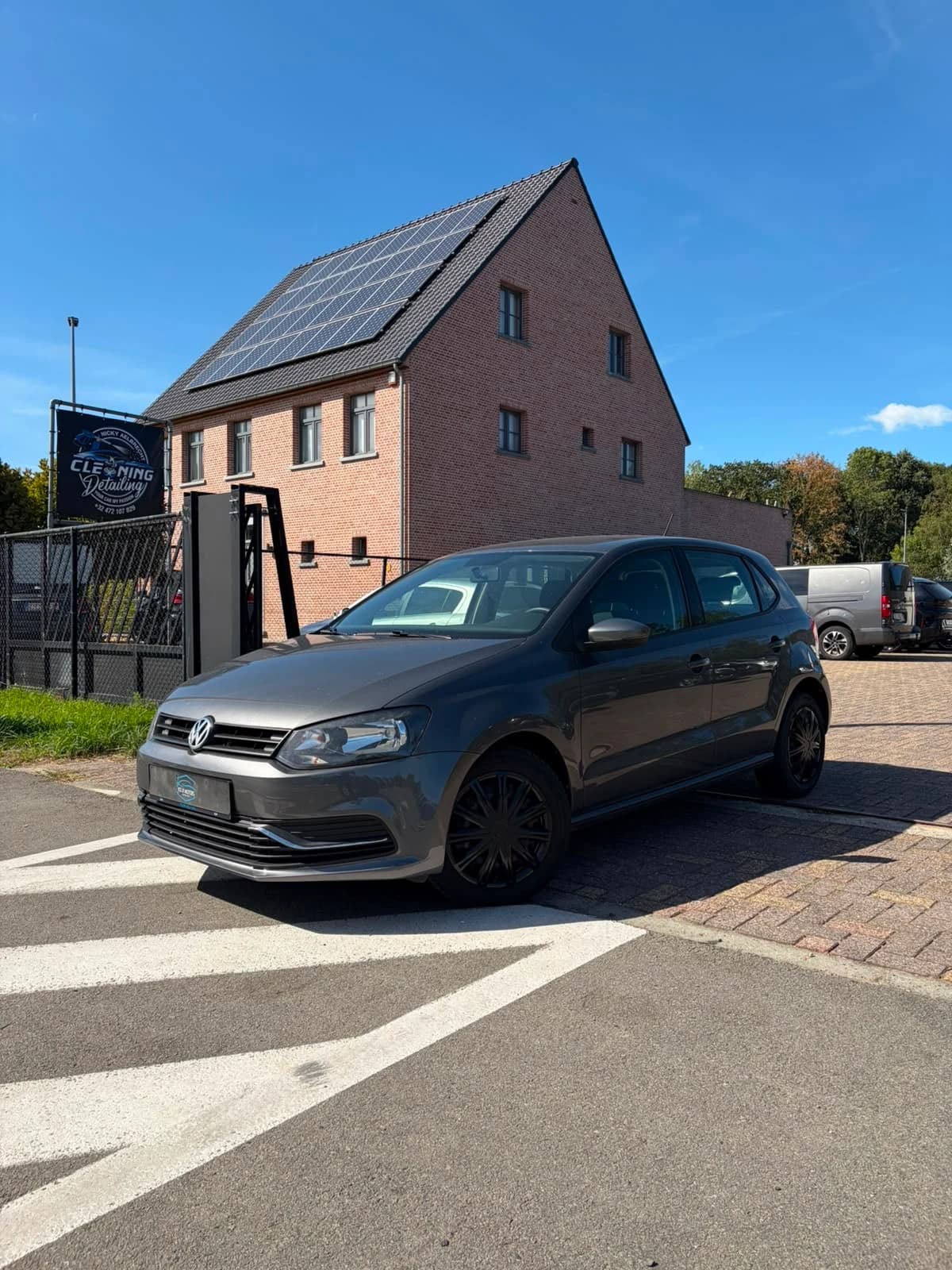 Volkswagen Polo 1.2 Trendline Benzine tweedehands te koop bij YOUR MOTORS Sint-Niklaas — foto 2
