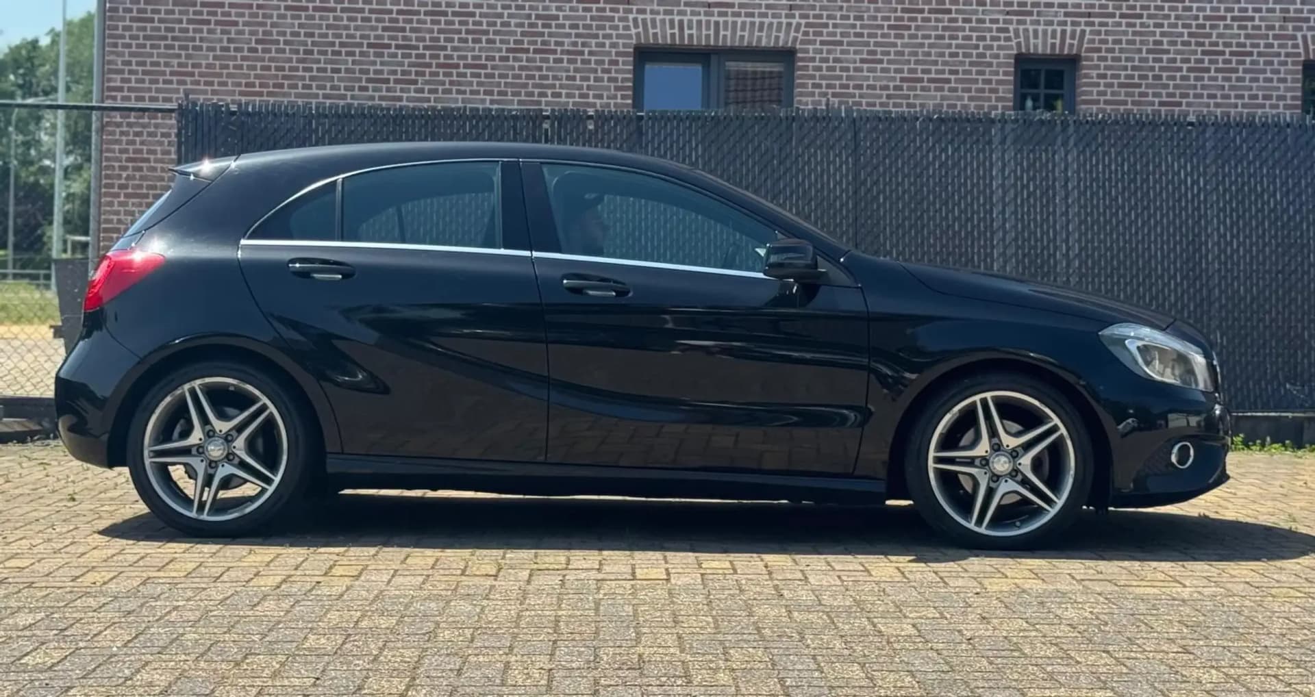Mercedes-Benz A 220 MERCEDES BENZ A220 AMG PACK 175DKM GEKEURD - Detail 2