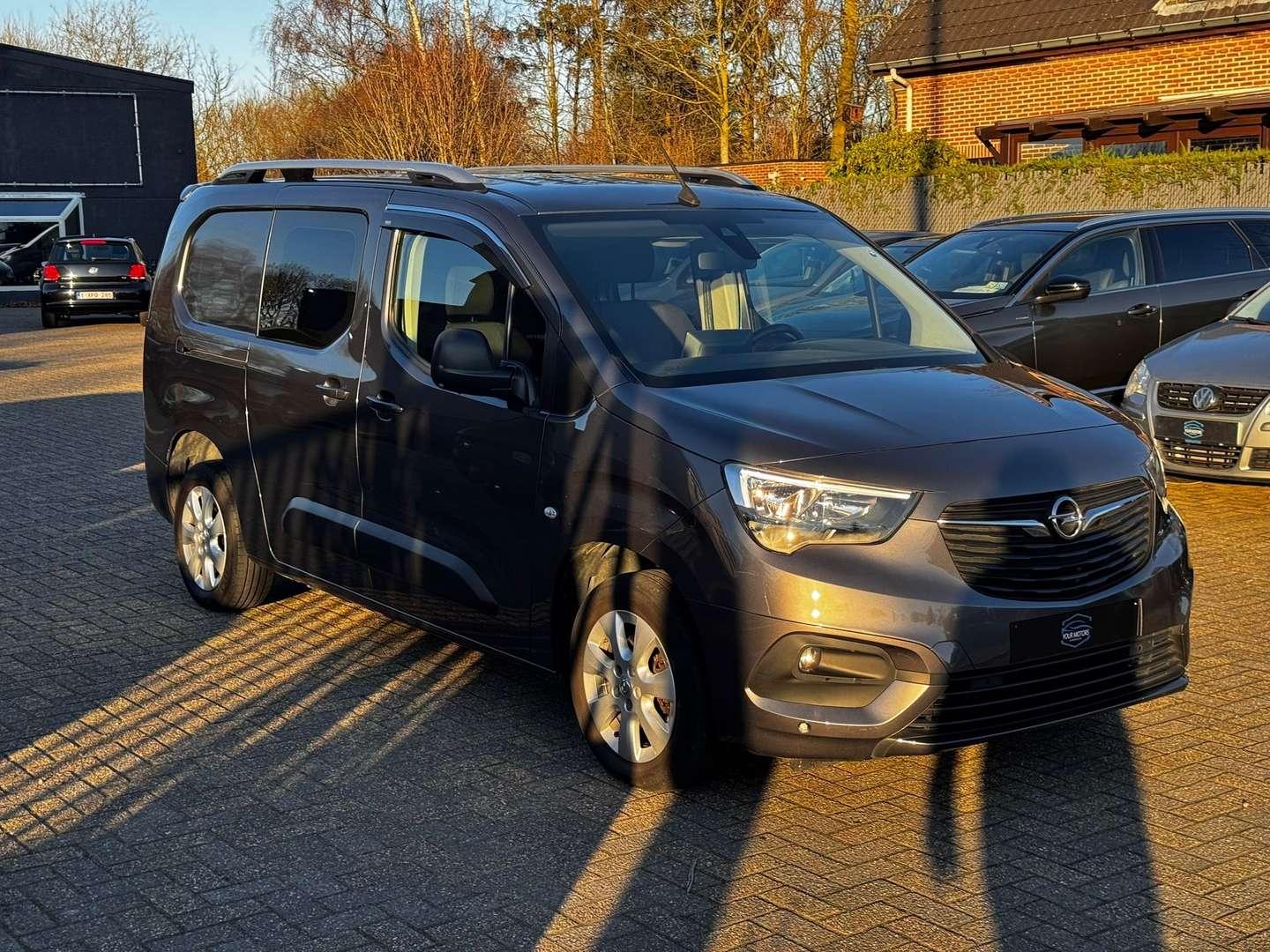 Opel Combo Cargo 1.5 D EHZ Automaat 5 Zits Lichte Vracht - Detail 2
