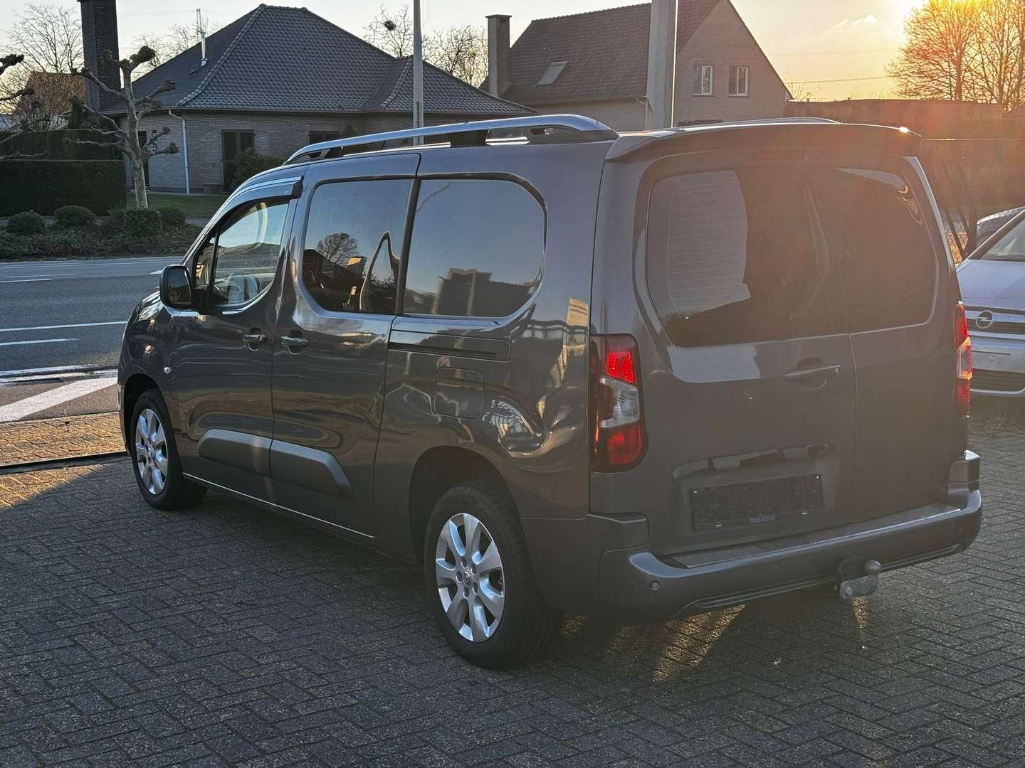 Opel Combo Cargo 1.5 D EHZ Automaat 5 Zits Lichte Vracht - Detail 3
