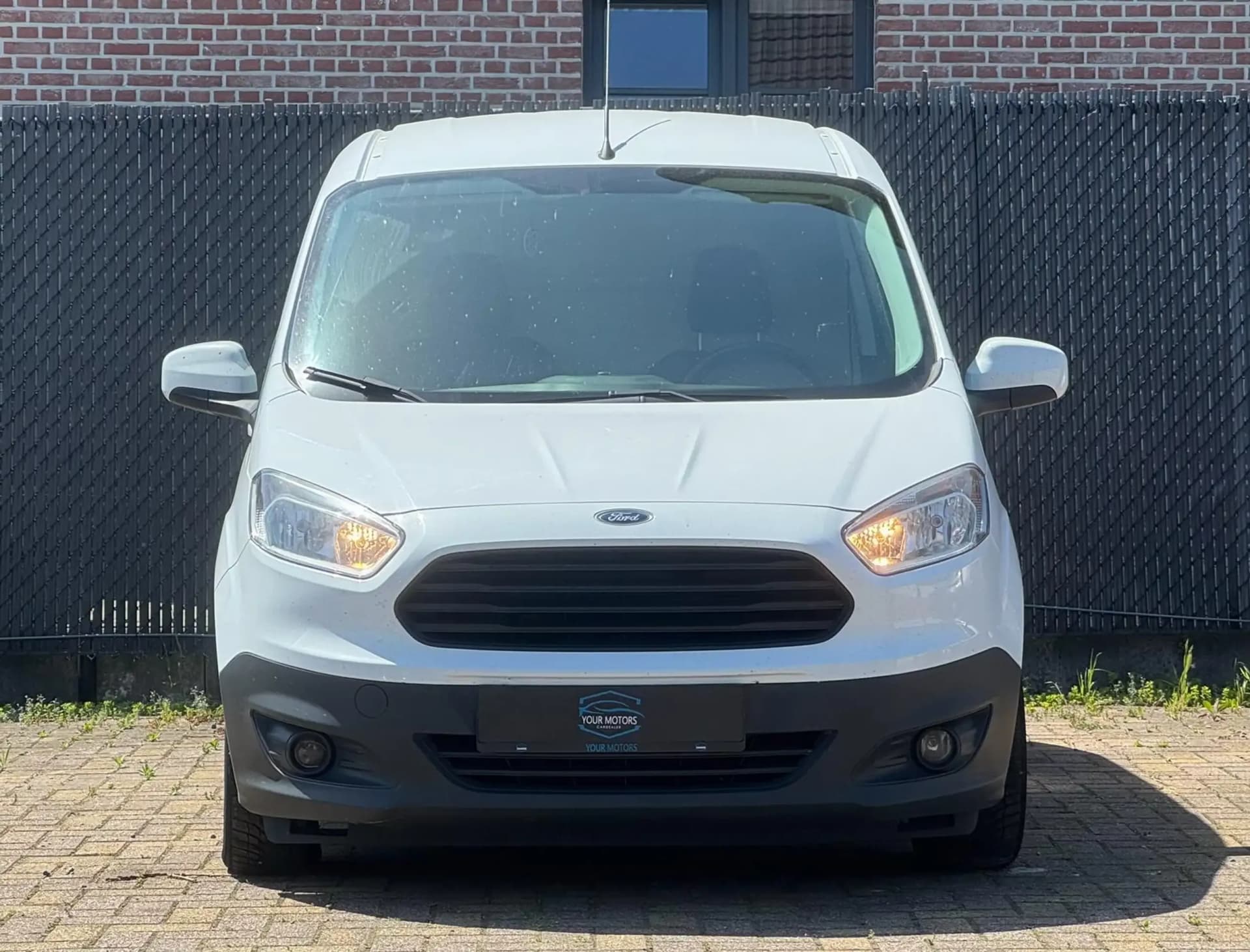 FORD TRANSIT COURIER 2017 EURO6b 99DKM GEKEURD - Detail 1